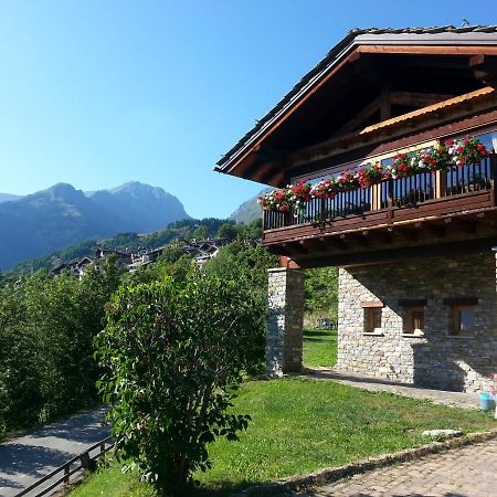 Hotel Les Combes La Salle Exterior foto