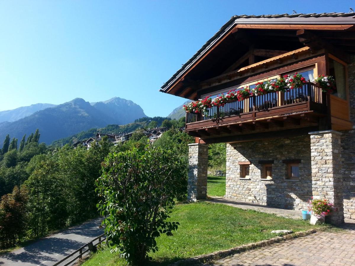 Hotel Les Combes La Salle Exterior foto